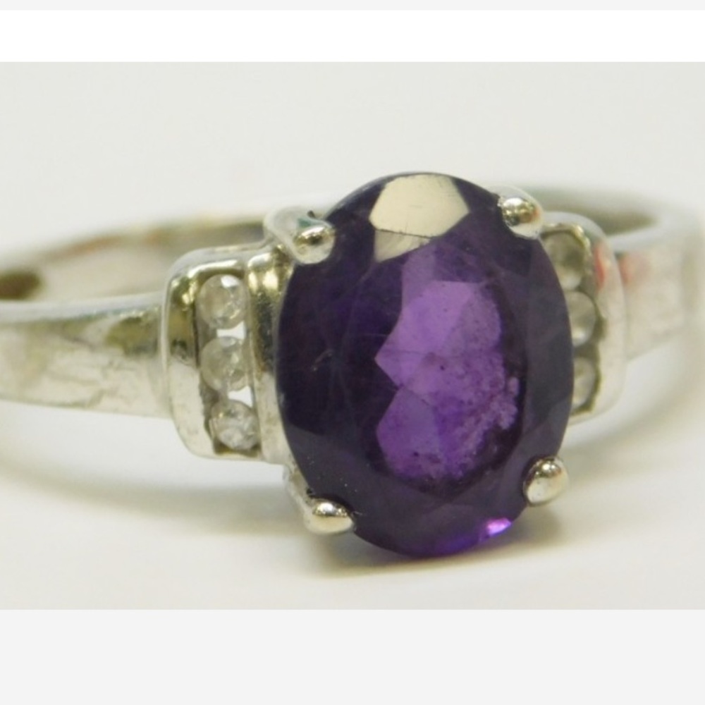 Preloved Solid 10k Amethyst/Cz Ring - image 3